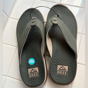 NWOT Men’s Reef The Deckhand Flip Flops Sandals Olive Green Size 10 $75